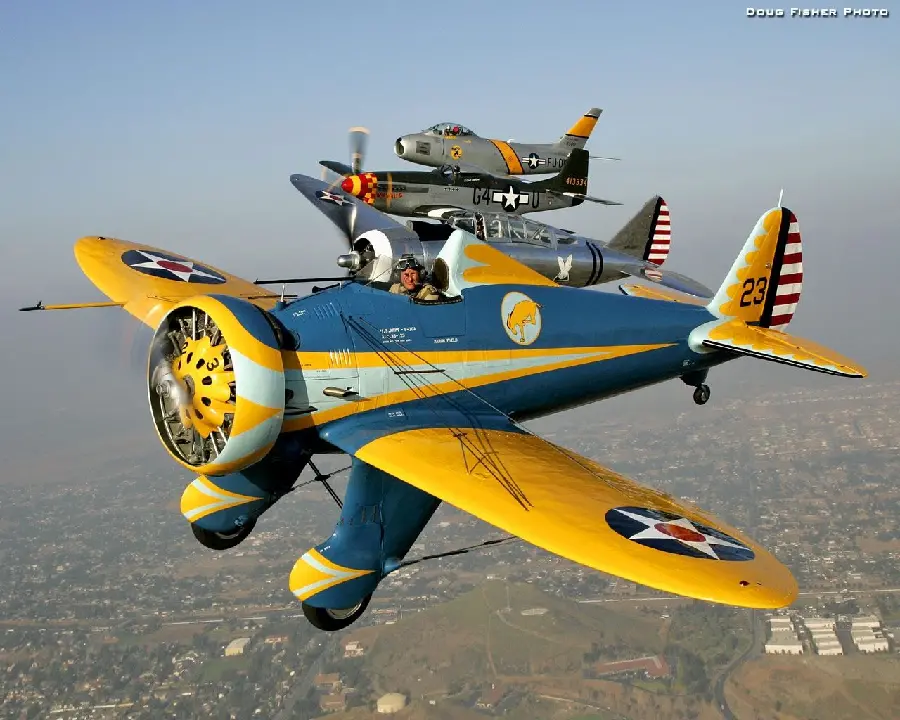 Exciting photo of the most popular old planes flying