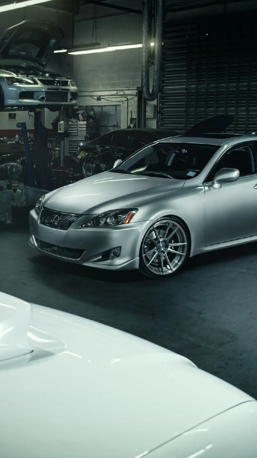 The most mysterious Lexus car background for iPhone phones 