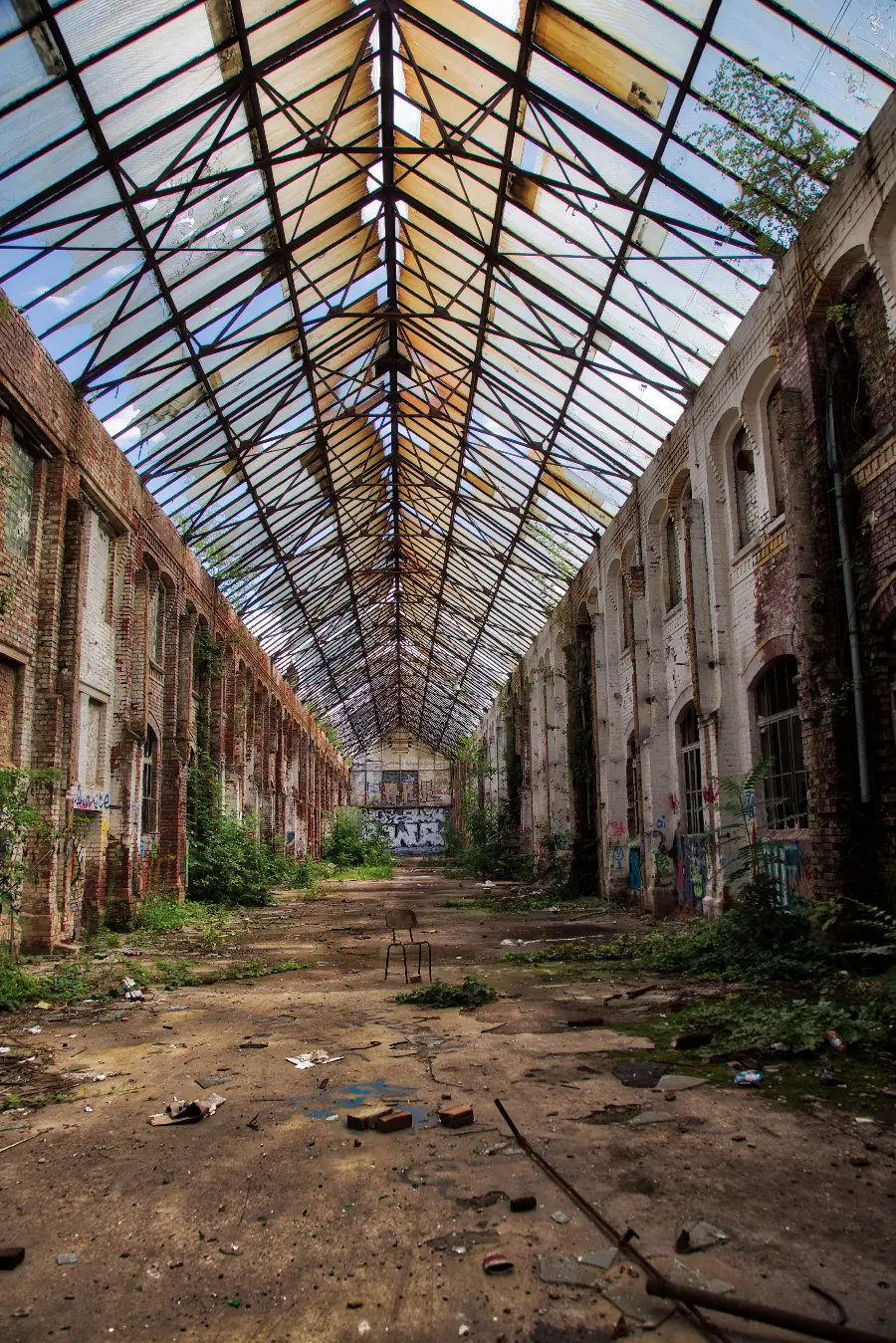 Amazing Wallpaper Download of an Abandoned and Interesting Neighborhood