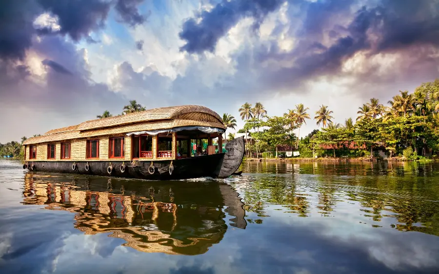 A very beautiful wallpaper of a different and beautiful boat 