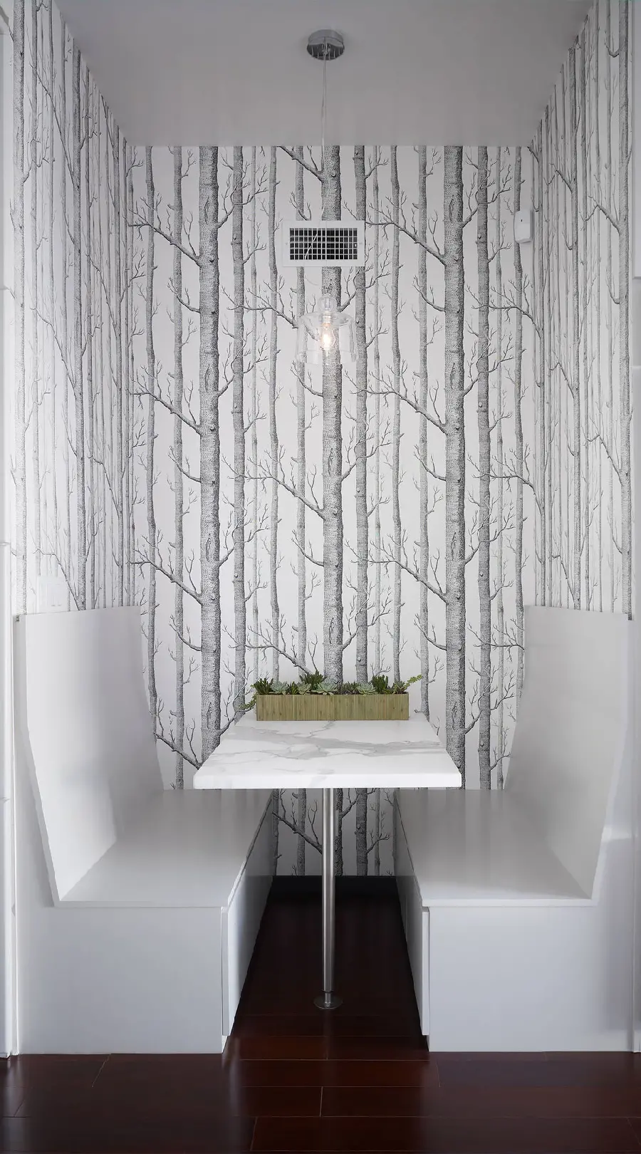  Interesting and beautiful photo of a dining table and chairs with a beautiful poster 