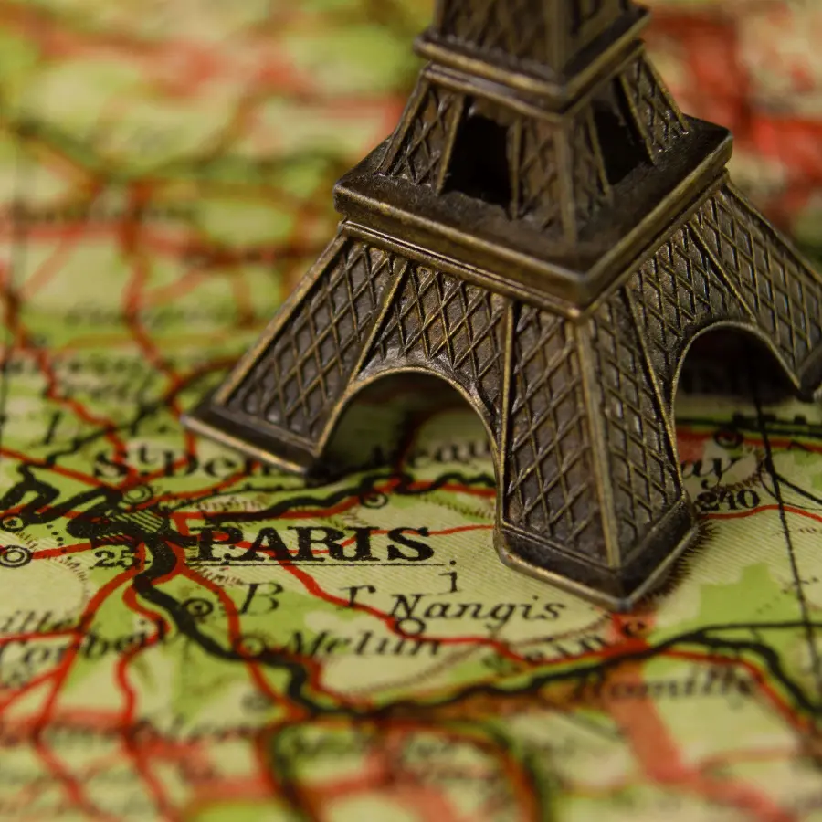 Free miniature Eiffel Tower and map of France