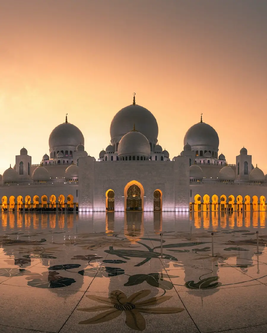 Amazing image of a large mosque in HD quality