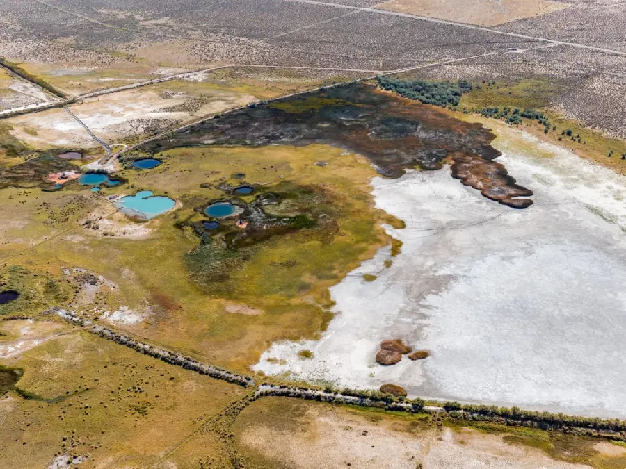 A photo of the most popular and dangerous tourist attraction in Iceland called the geyser