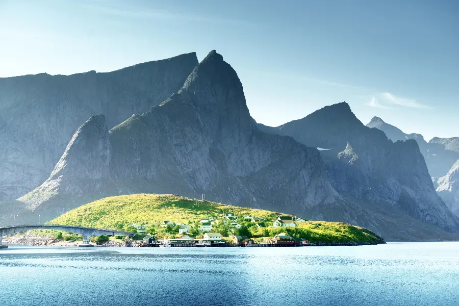 Free full HD picture of nature and lake Blue and clear 