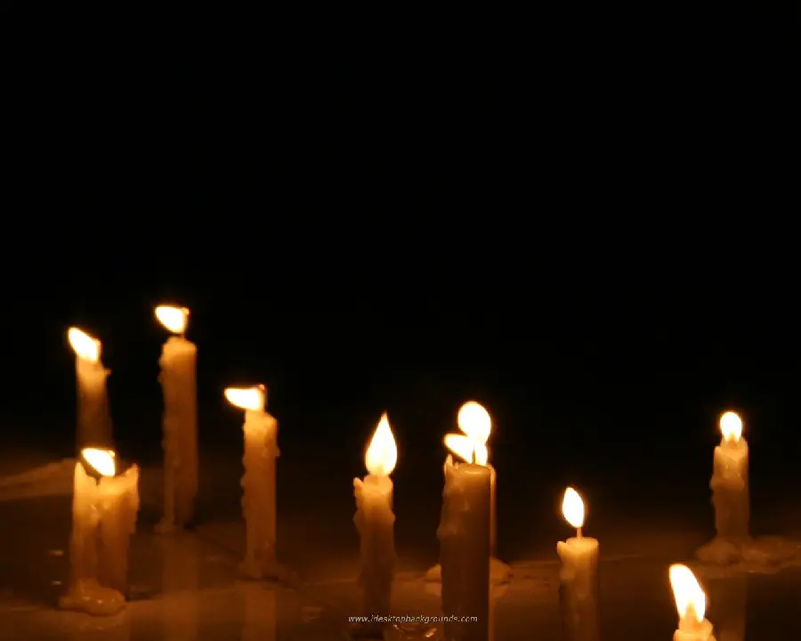 Free download of burning candles suitable for condolences 