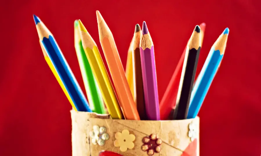 Beautiful wallpaper of beautiful colored pencils 
