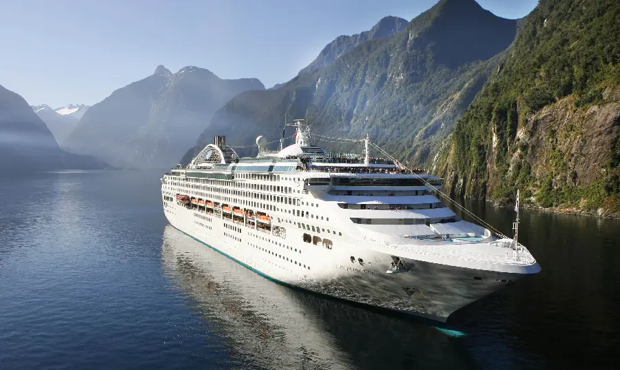 Image of the dreamy tourist ship Sun Princess or Sun Princess