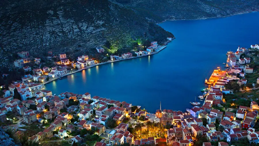 High quality and bright photo of a modern and clean city by the sea