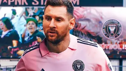 Download a stylish and beautiful background of Messi in a pink dress at Inter Miami