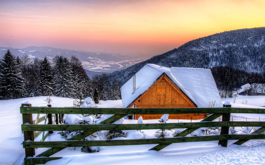 Download profile photo of a wooden hut in snowy winter nature 