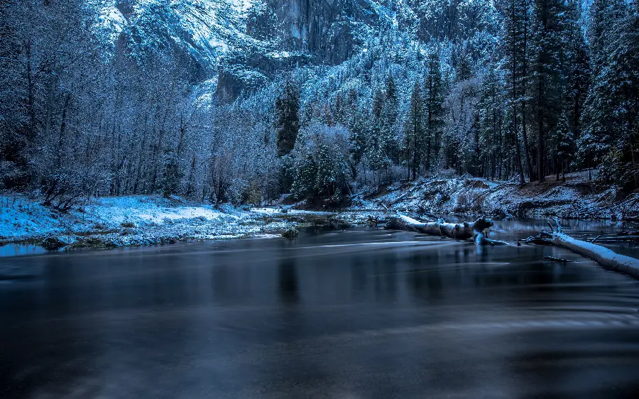 Soothing winter stock photo with frozen lake 