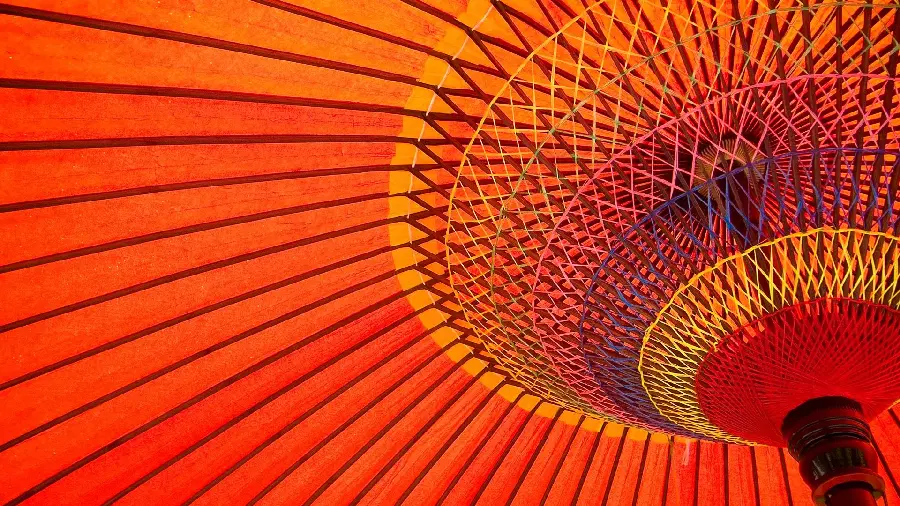 Wallpaper of red Japanese umbrella for computer screen 