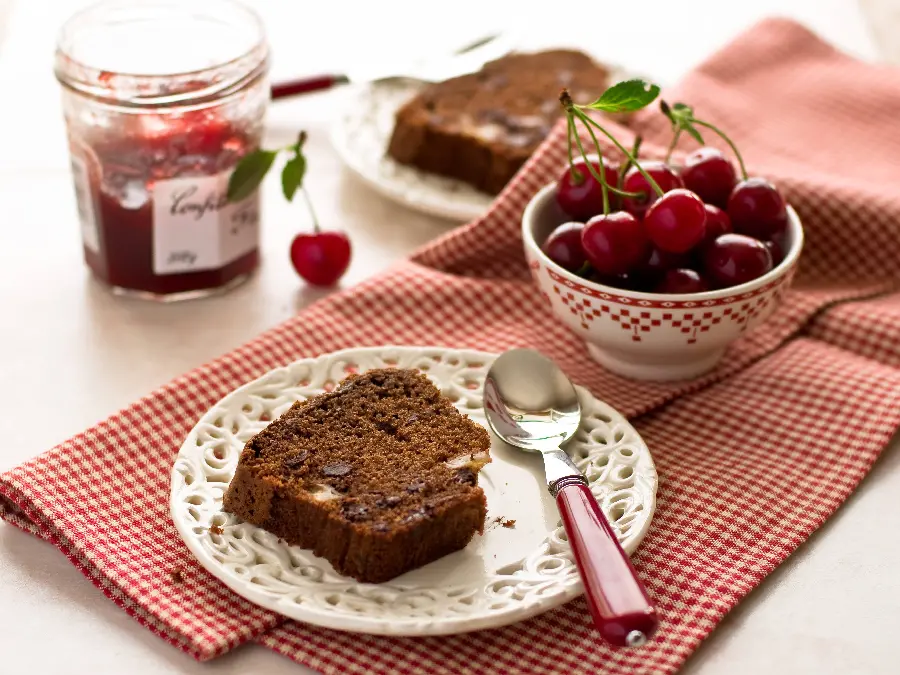 Breakfast Cake Background Photo with Luscious Jam