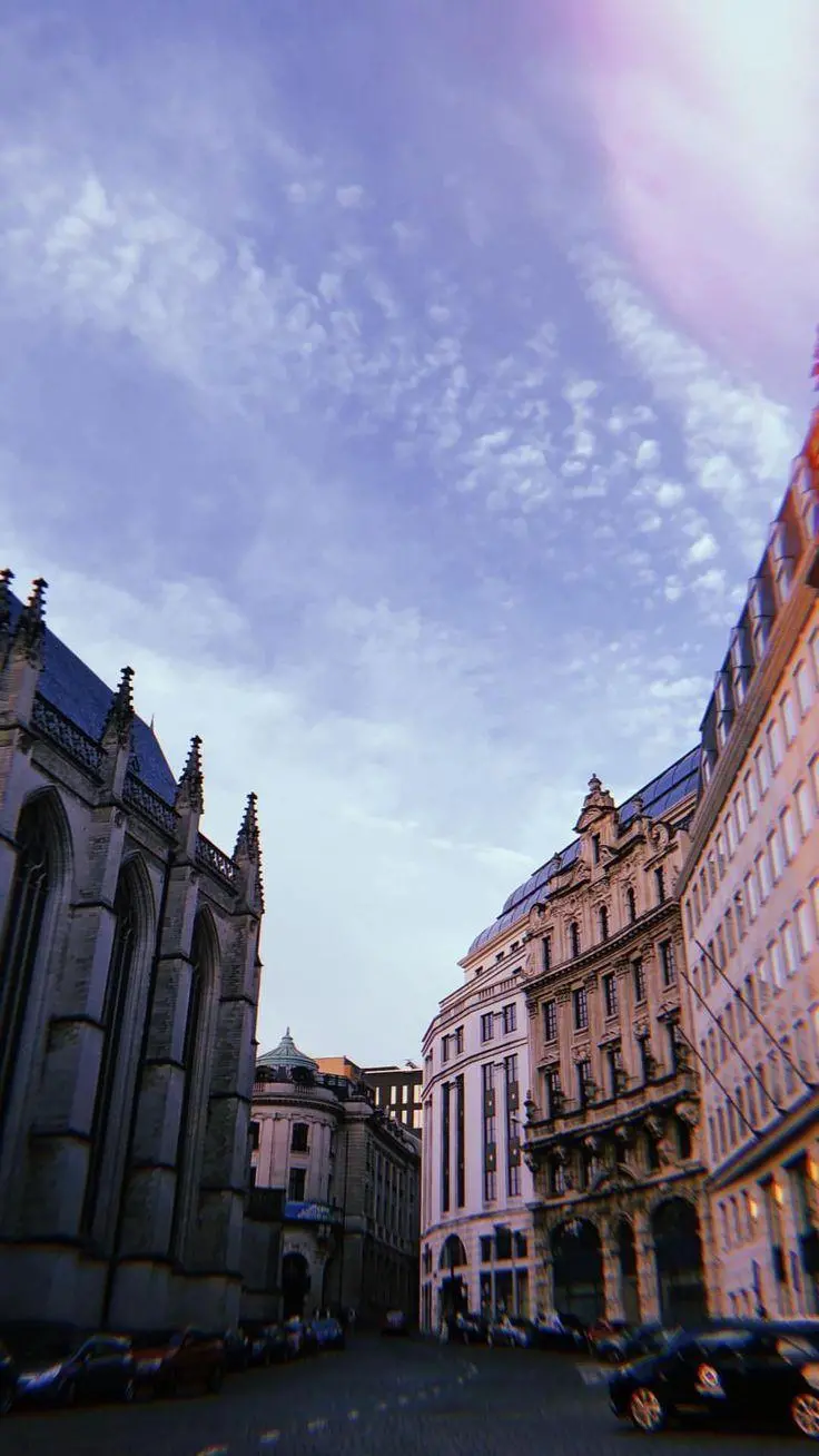 Wallpaper of a city in the lush continent of Europe