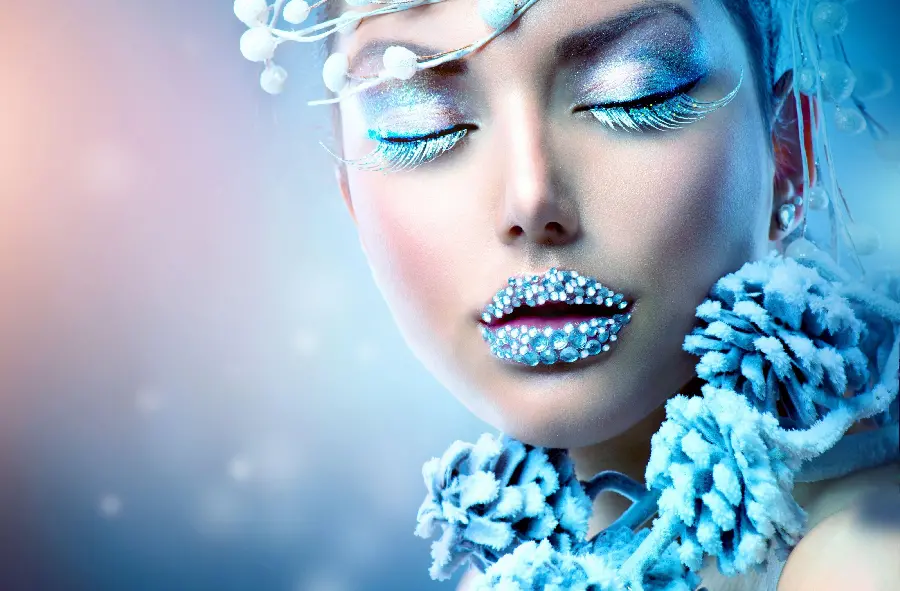 Awesome image of extended eyelashes for a beauty page profile