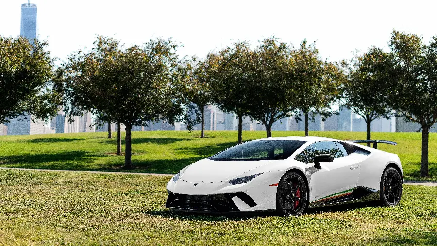 Download free Lamborghini Huracan wallpapers for car-loving boys