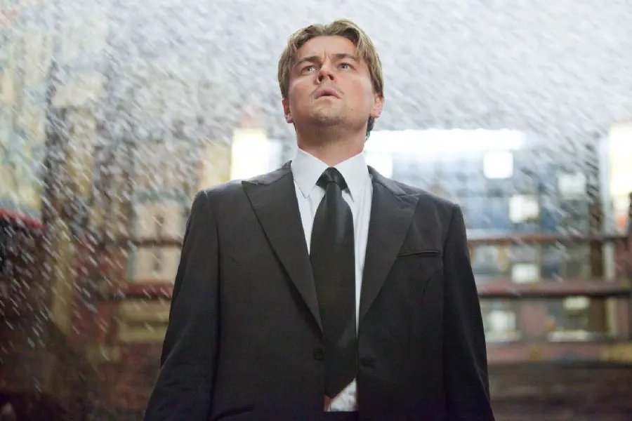 Download simple photo of Christopher Nolan for profile and background