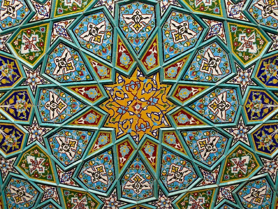 Download profile picture of the art of Iranian architecture tiling