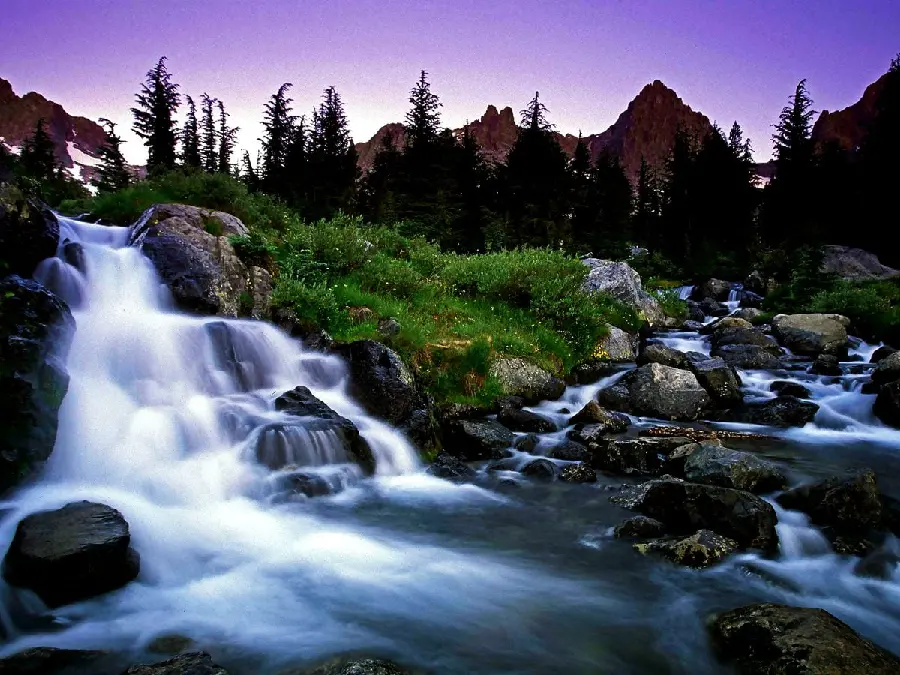 Download an incredibly beautiful and spectacular wallpaper of beautiful water with HD quality