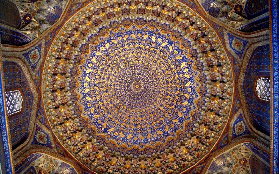 Photo of Islamic design used on the ceiling of this religious place