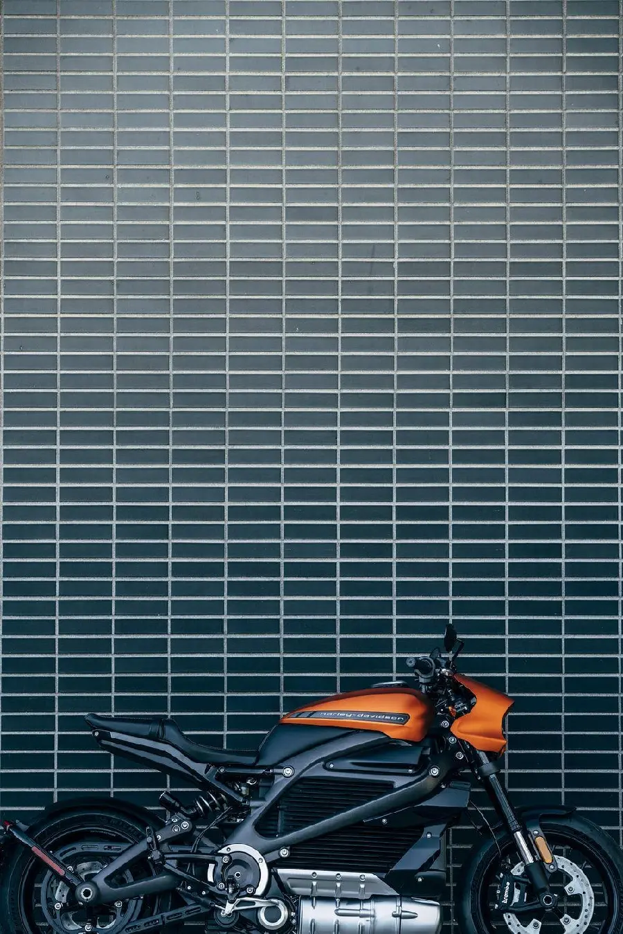 Download a very beautiful photo of a very beautiful motorcycle 