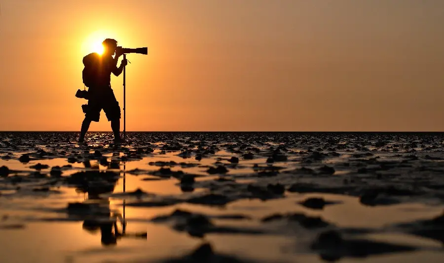 Download a wonderful and spectacular image of the sunset and the sea