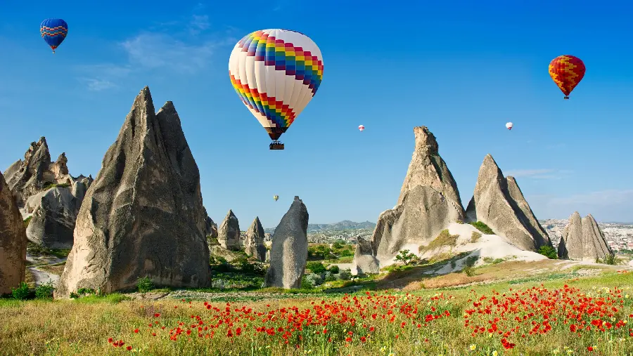 Photo of the most amazing balloon flights in the world in nature 