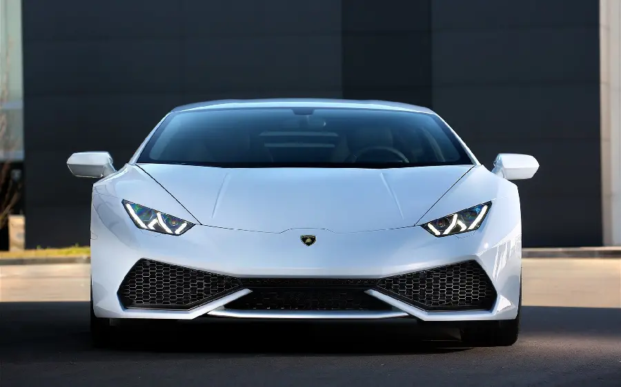 Latest White Lamborghini Huracan Car Photo for Open Car Boys Profiles