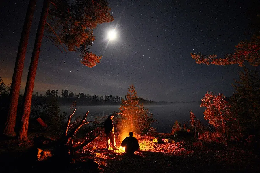 Beautiful photo of the best camping place by the lake from Johreh 