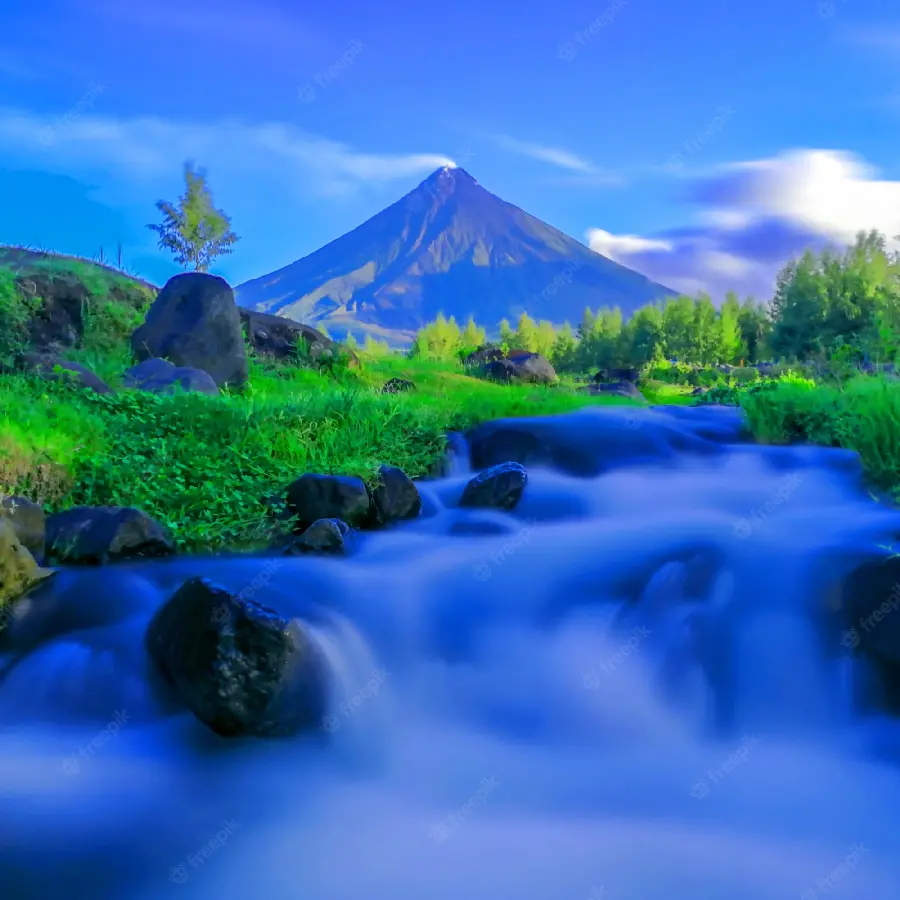 Download a beautiful and spectacular photo of water with excellent quality