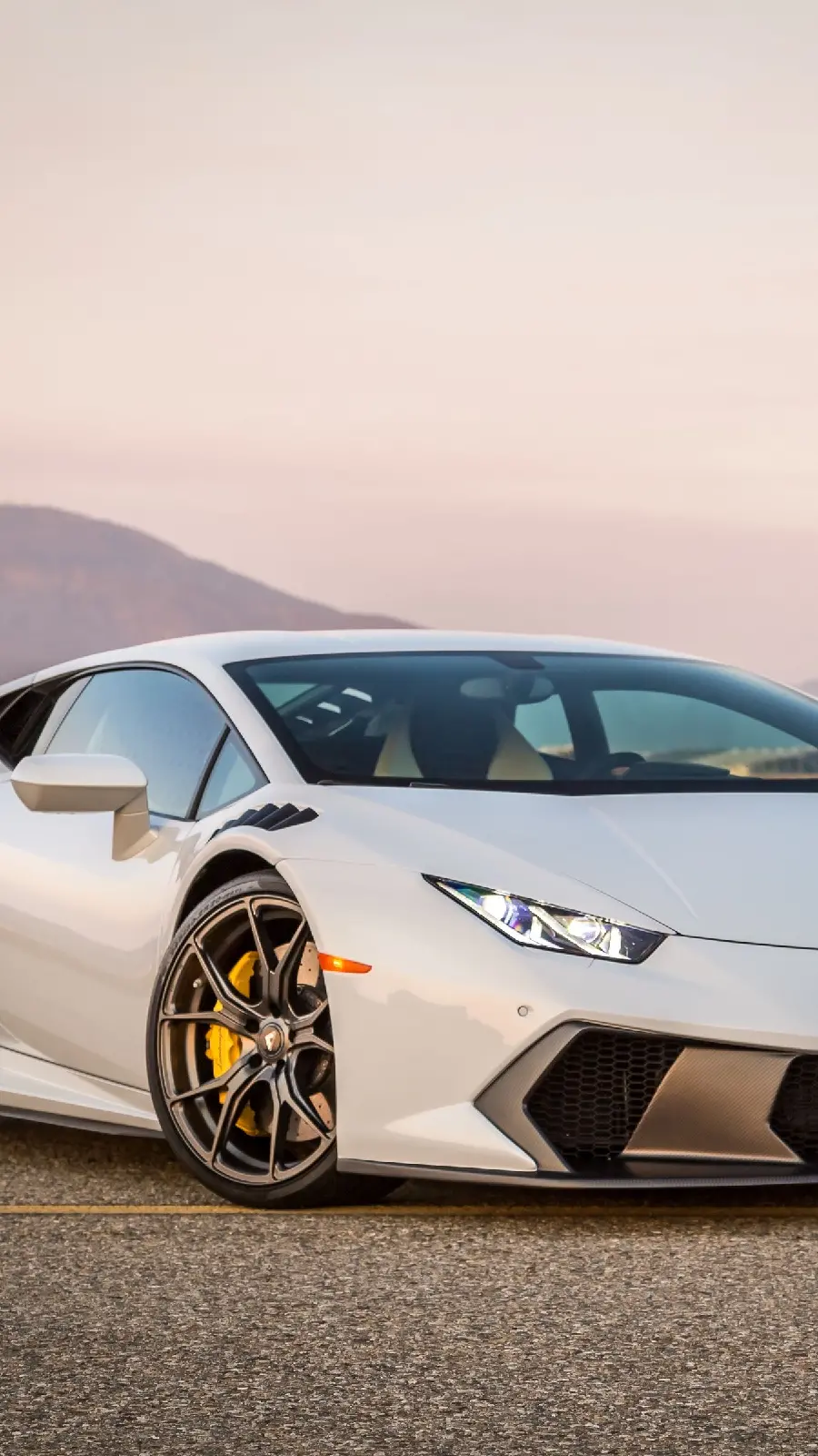 Photo of the most powerful Lamborghini Huracan model with full HD quality 