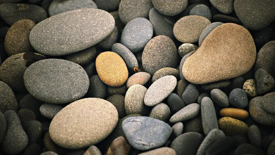Download a beautiful wallpaper of smooth and beautiful natural stones