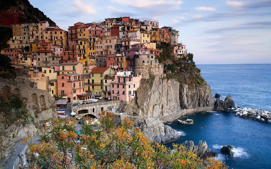 Photographed image of a magnificent city by the ocean in the European continent