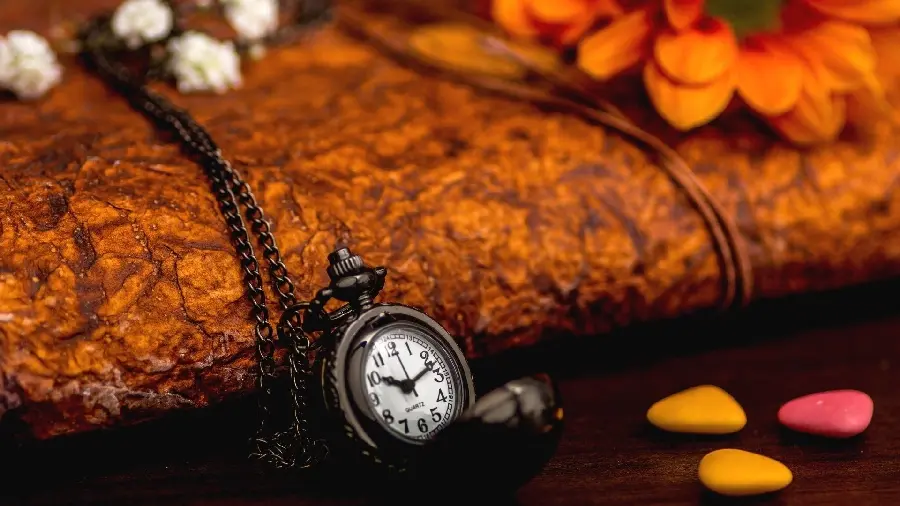 Wallpaper with an old clock design for lovers of classic objects