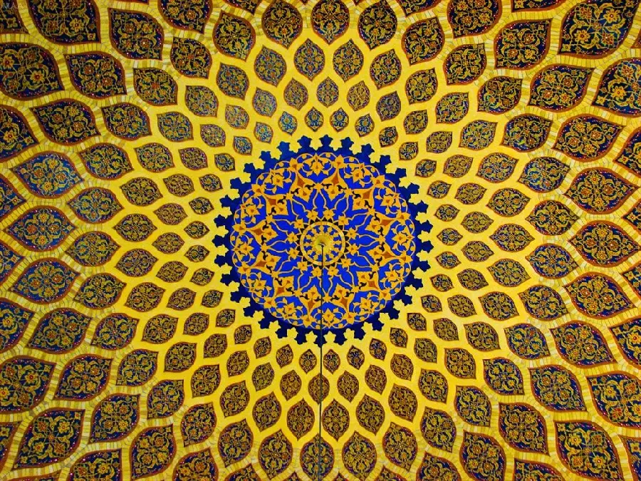 Beautiful photo of Islamic design suitable for use on the ceiling of mosques and pilgrimage sites