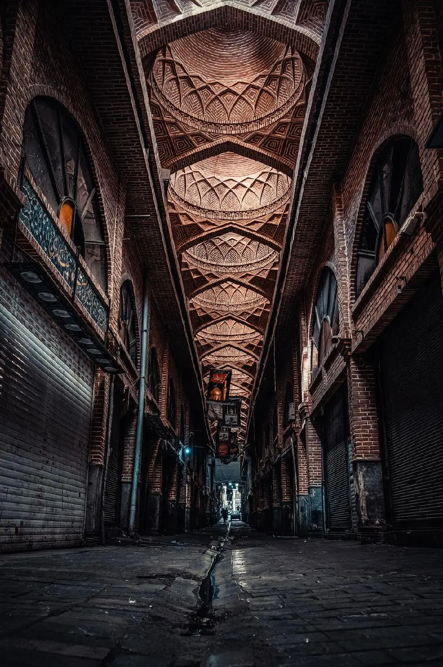 Background image of the traditional Tehran bazaar with the roof and construction of Iranian architecture