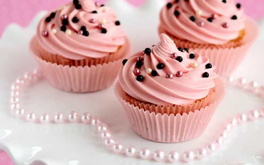 Luxury cupcakes wallpaper for profile