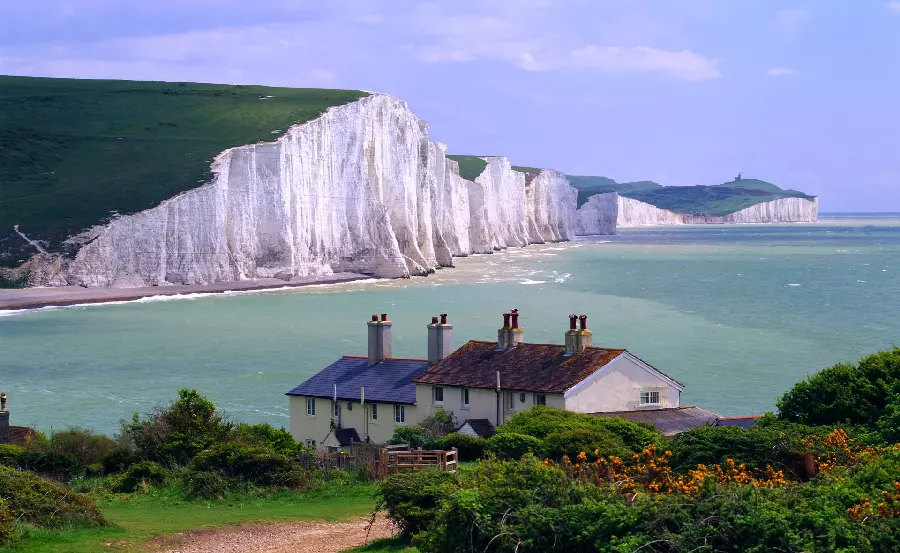 Most downloaded picture of nature and single huts with a clear lake view
