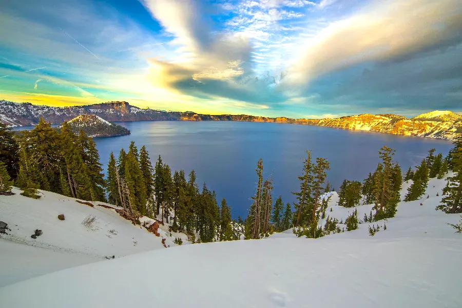 Winter background of eye-catching nature for a square LCD monitor
