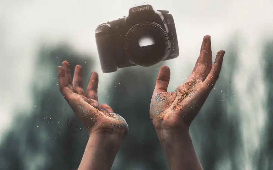 Canon mirrorless or mirrorless camera background design with Wi-Fi and Bluetooth connectivity for sharing images on social networks