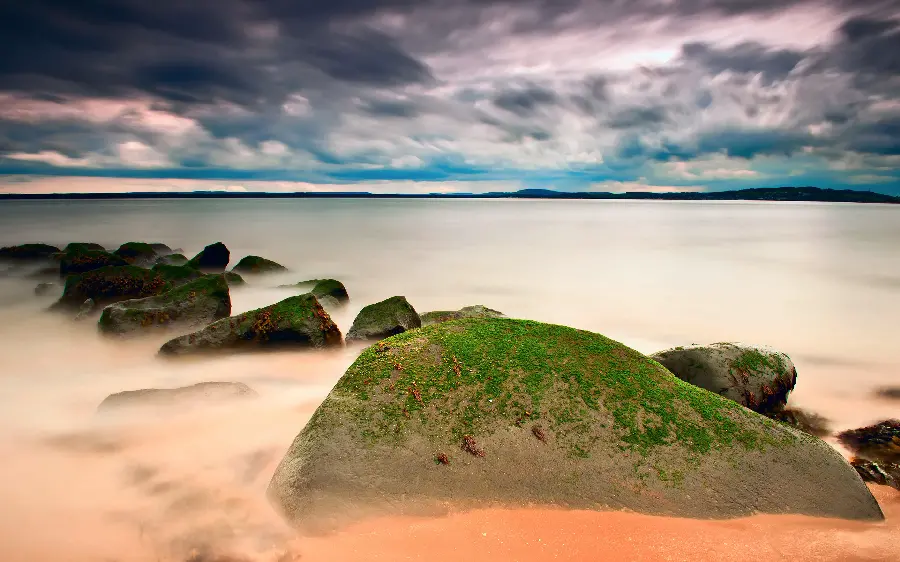 Download beautiful wallpapers with different dimensions of essence completely free