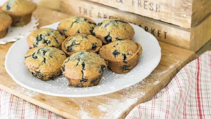 Download photos of well-baked and soft blueberry cookies and muffins for entertaining guests 