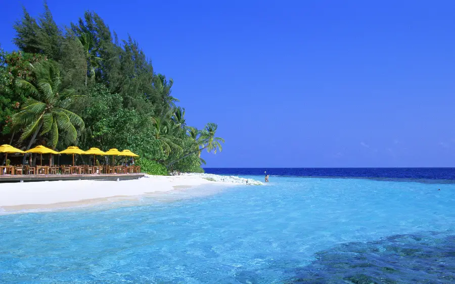 A very beautiful photo with a beautiful and spectacular view of tropical islands for a tour