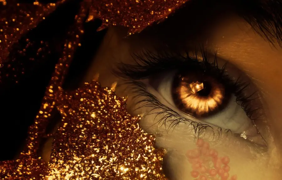Beautiful photo of transplanted eyes and eyelashes for girls' profiles