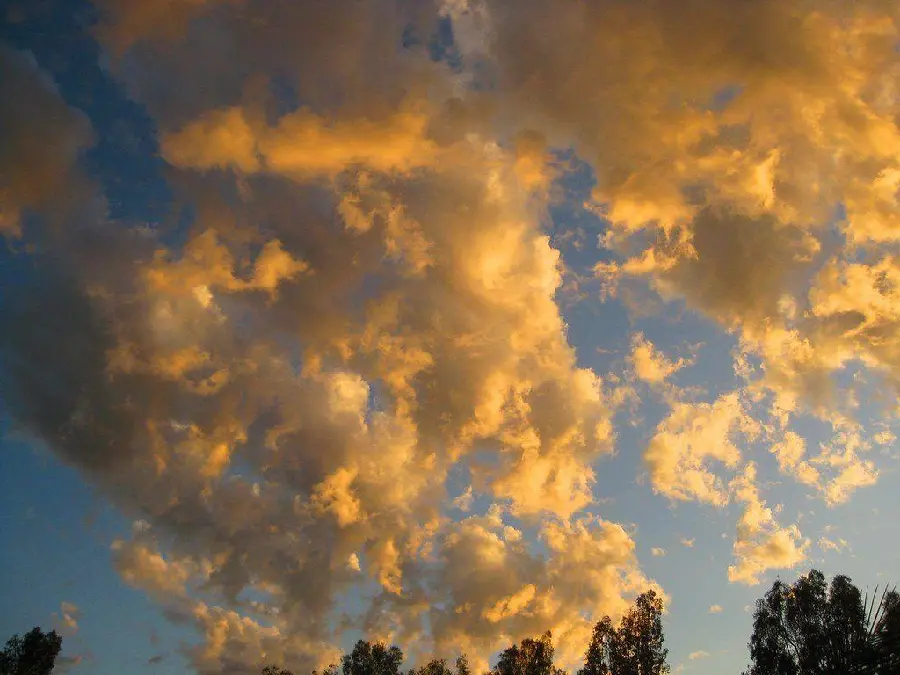 Art photo of the painting by Maxfield Parrish Beautiful white clouds 