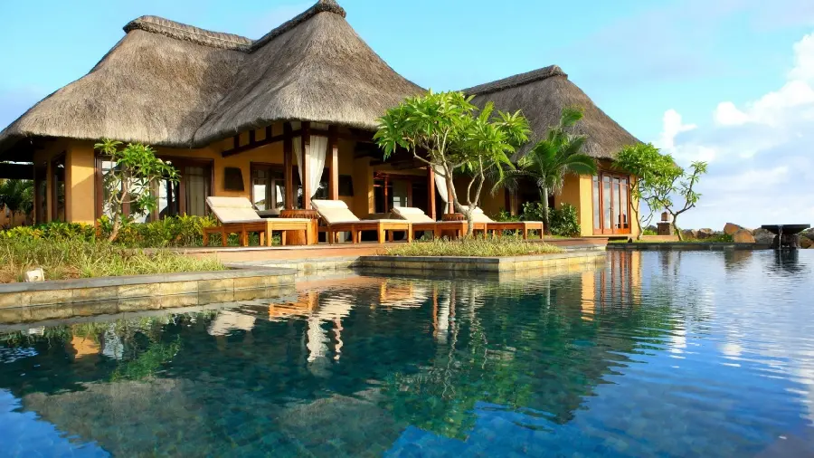 Up-to-date Wallpaper of a Luxury Summer Resort Cottage