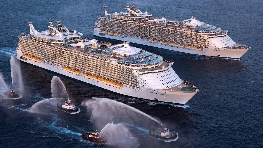 Download wallpaper of large cruise ships with direct link