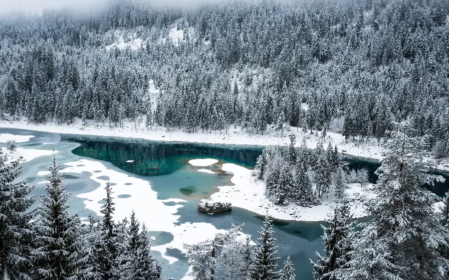 Winter wallpaper of a frozen lake, suitable for ice skiing 