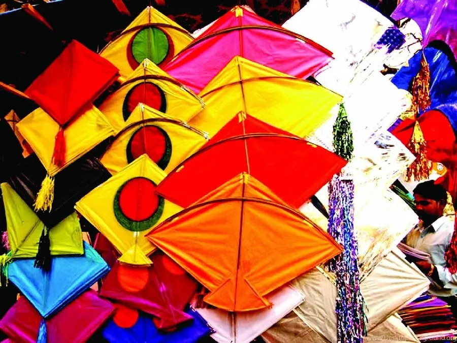 Download photos of special and colorful kites in a kite shop